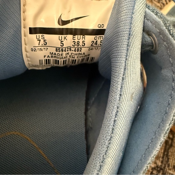 NIKE AIR Women’s 7 Huarache Run SE "December Sky" Denim Chambray Rare - Picture 8 of 8